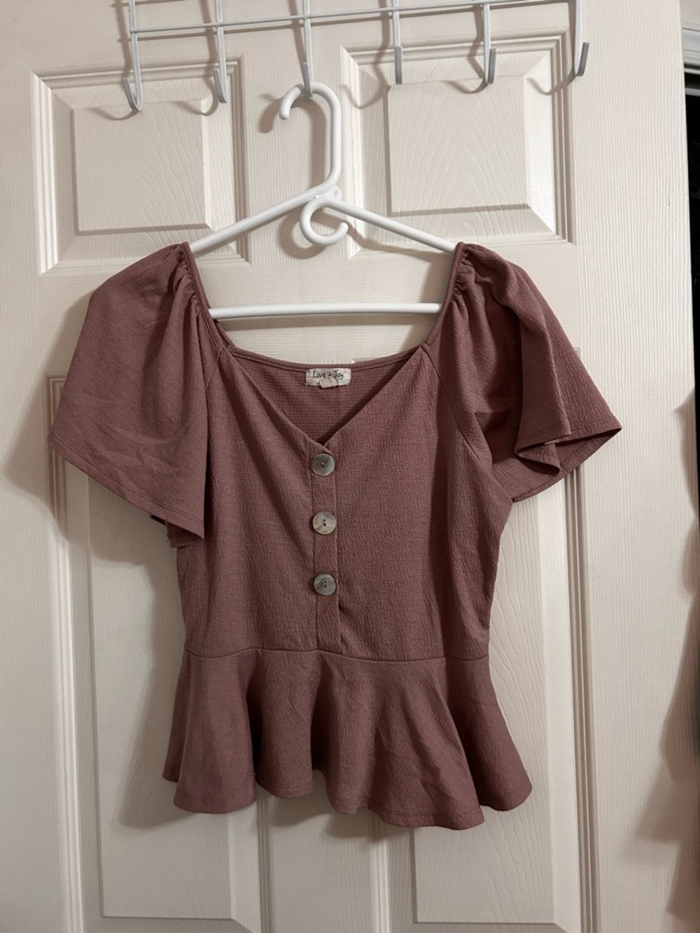 Francesca's Collections Mauve Button Peplum Top